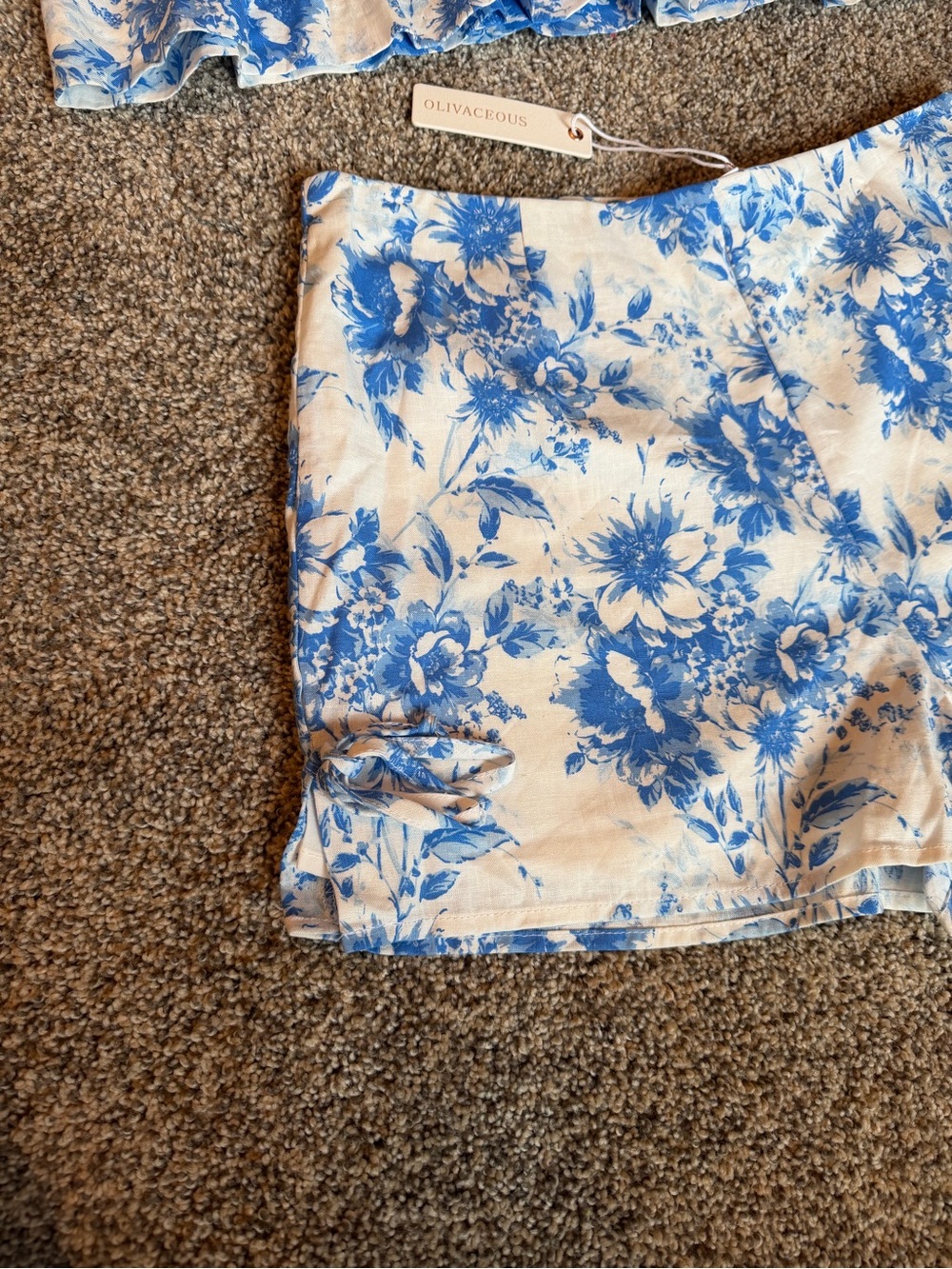 NWT Olivaceous Blue and White Floral Two-Piece Set Top & Shorts Sz L 100% Cotton - Picture 5 of 16